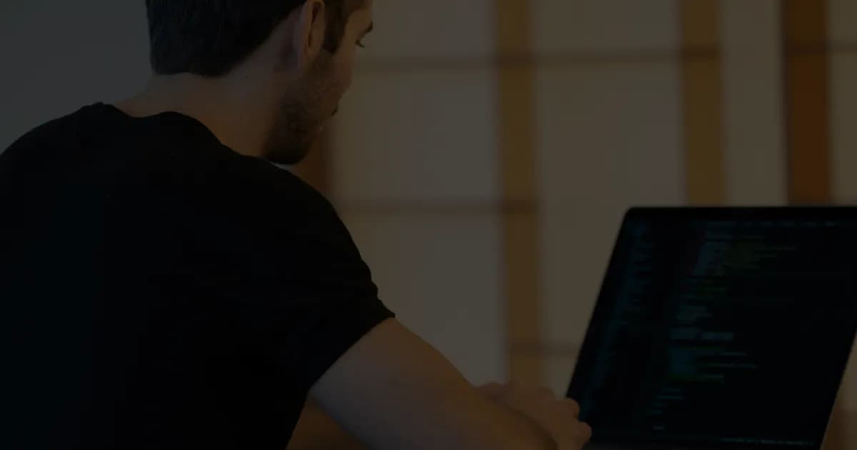 Agentes de IA vs. Chatbots Tradicionales: La Nueva Era de la Automatización Inteligente